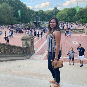 Meet your Posher, Sharrin